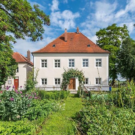 Historischer Pfarrhof Niederleierndorf Langquaid Exterior photo