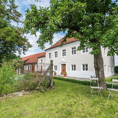 Historischer Pfarrhof Niederleierndorf Langquaid Exterior photo