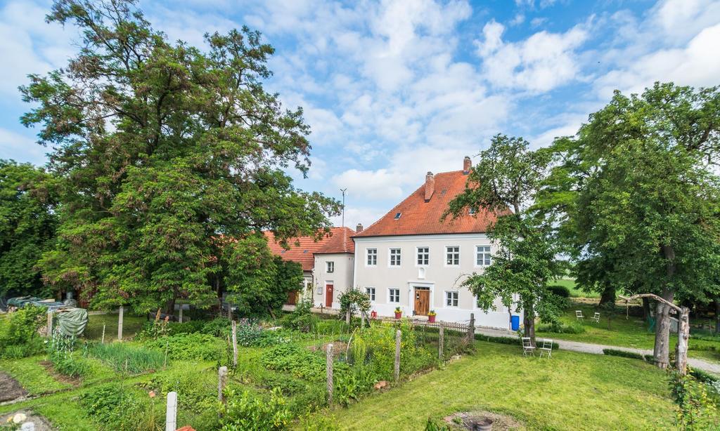 Historischer Pfarrhof Niederleierndorf Langquaid Exterior photo